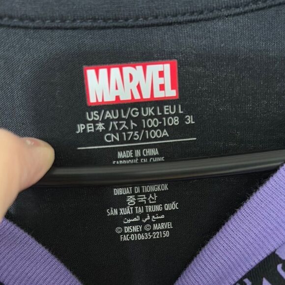 NWT Marvel Black Panther Wakanda Forever Women’s  Black and Purple T-Shirt - Picture 2 of 6